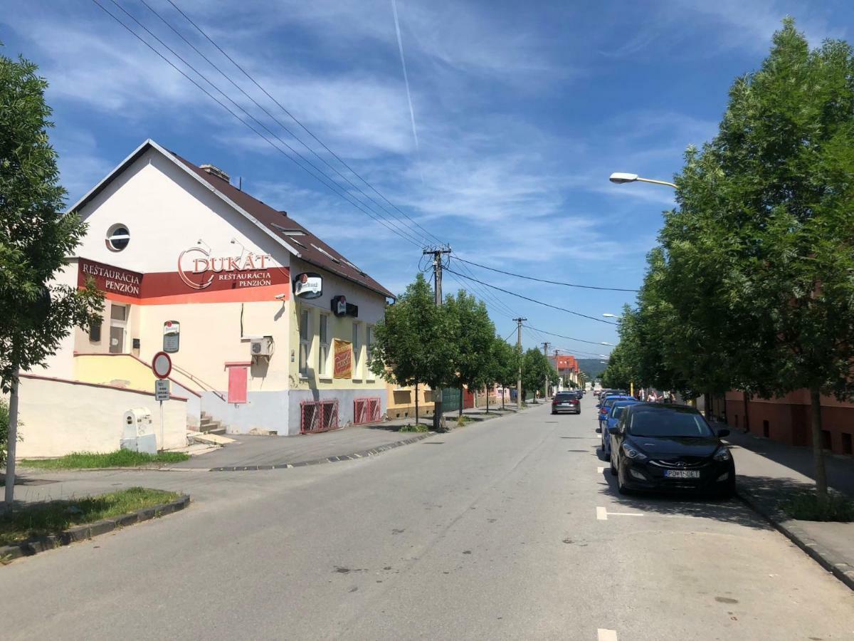 Penzion Dukat Prešov Buitenkant foto